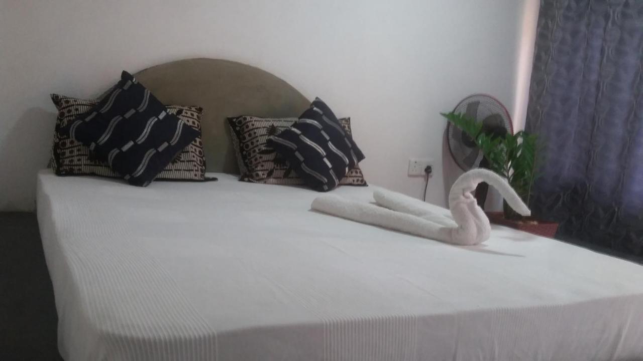 Angry Birds Homestay Habarana Bagian luar foto
