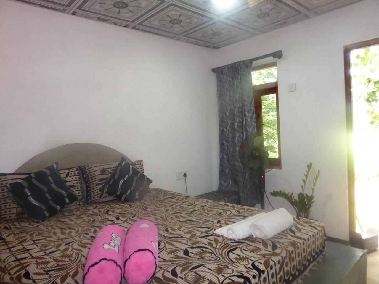 Angry Birds Homestay Habarana Bagian luar foto
