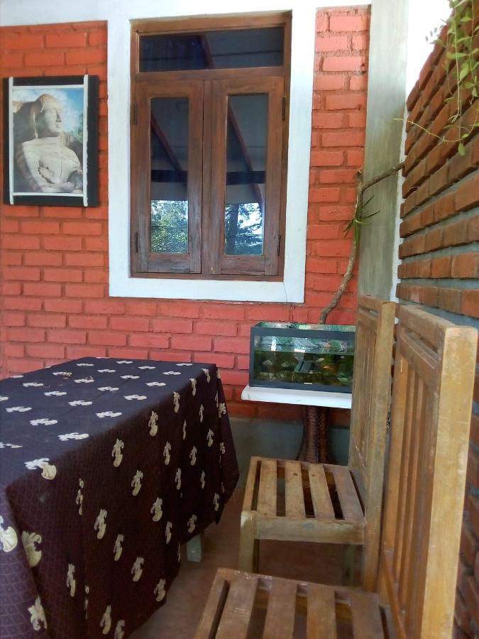 Angry Birds Homestay Habarana Bagian luar foto