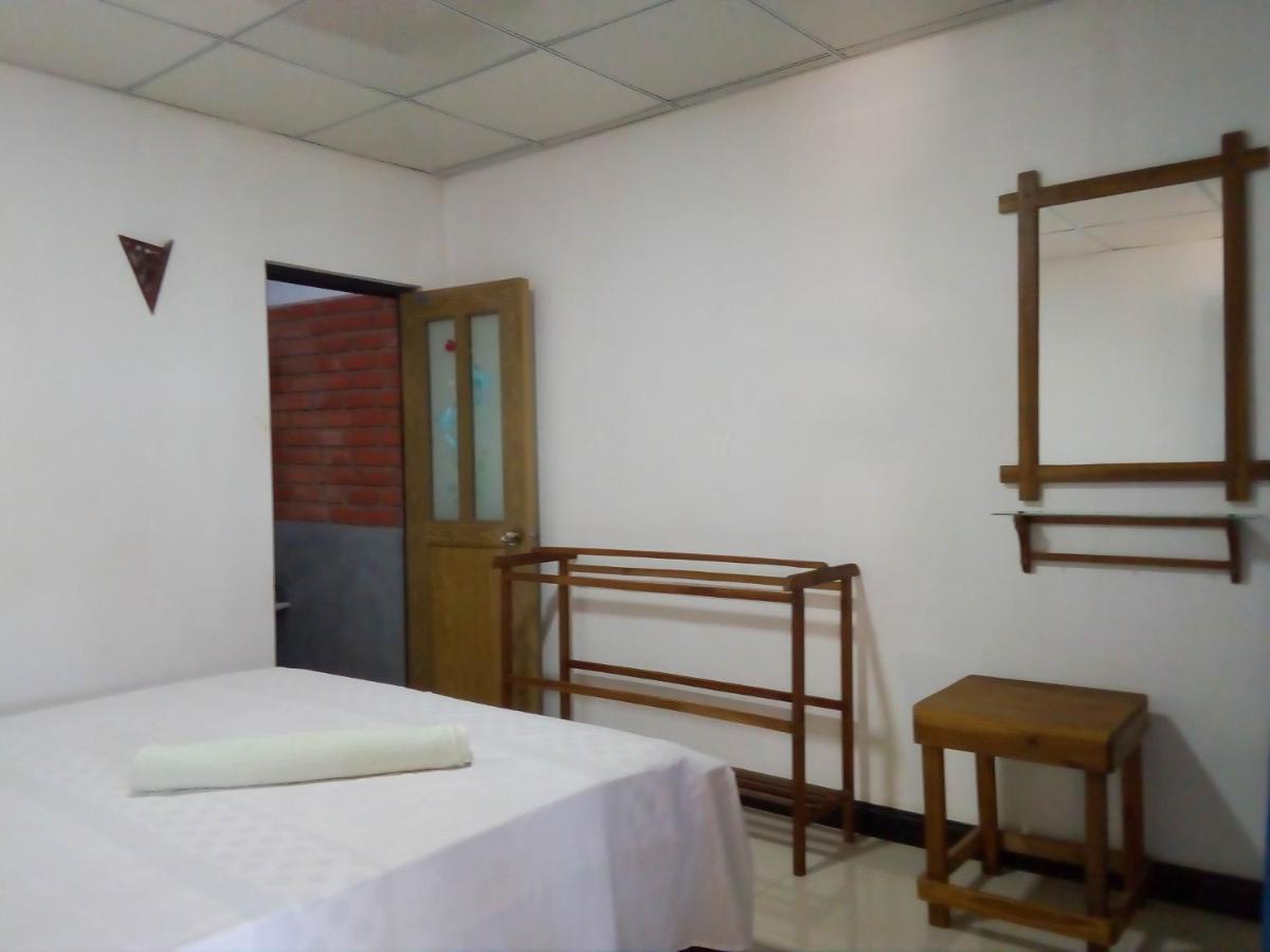 Angry Birds Homestay Habarana Bagian luar foto
