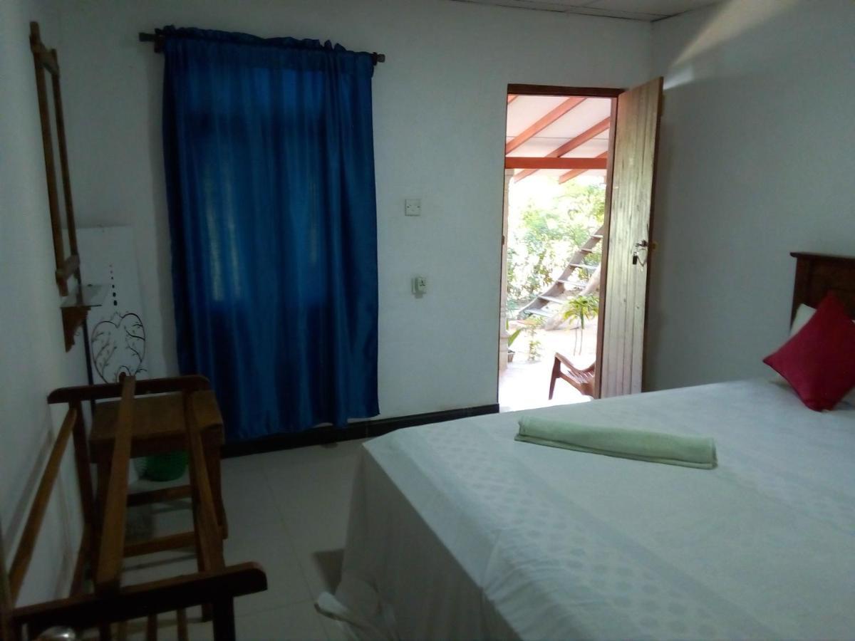 Angry Birds Homestay Habarana Bagian luar foto